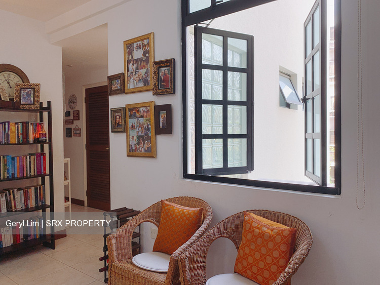 Park East (D15), Condominium #212270201
